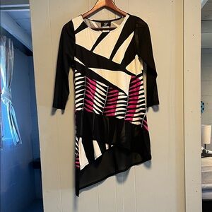Libra Chic Black and Pink Geometric Tunic with Sheer Sleeves Size Small Petite